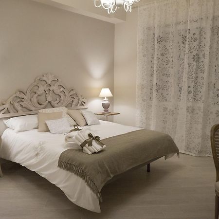 B&B Donna Ada Salerno Exterior photo